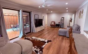 Charming Riverside Retreat Sleep6